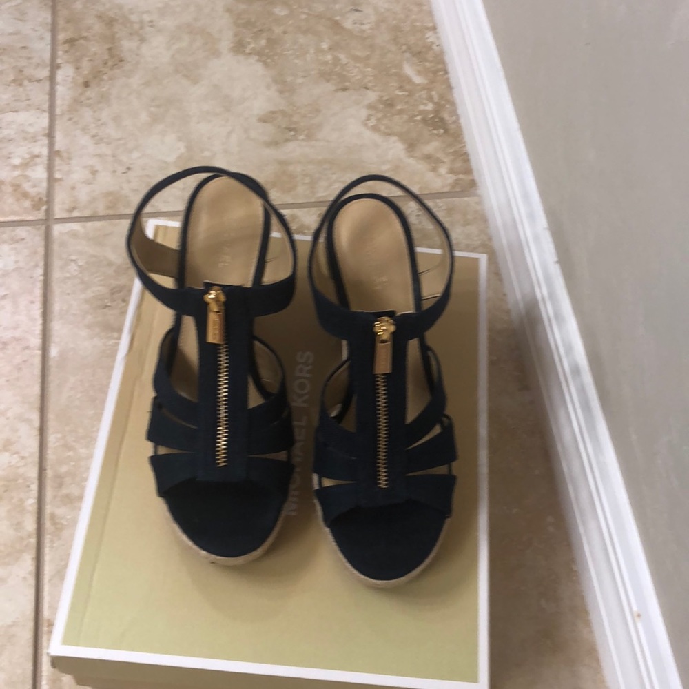 Shoes like new - Picture 2 of 4